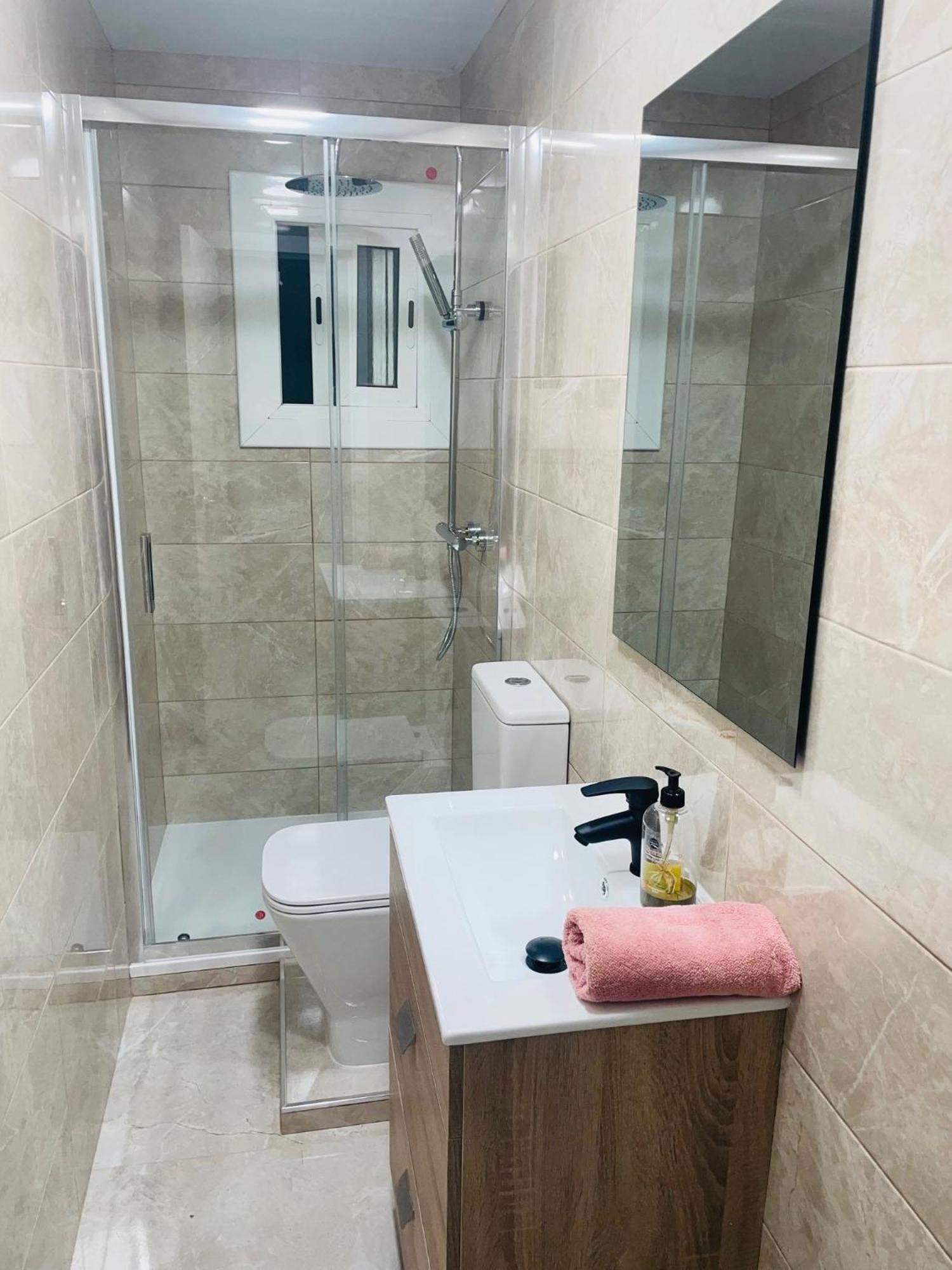 Lovely Apartment Barca 2 Sant Adria de Besos Ngoại thất bức ảnh